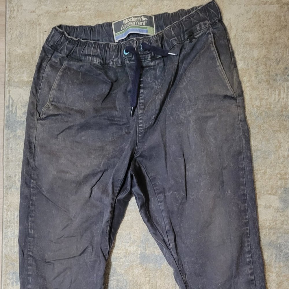 Modern amusement men's joggers